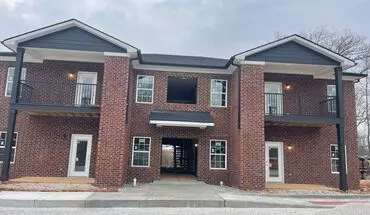 2 of 8 Megan Court Apartment for rent in Bowling Green, KY