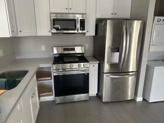 Saddlepeak Dr. Home Apartment for rent in Fontana, CA