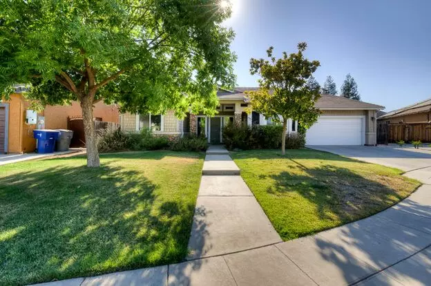 5681 N Fair Ave Apartment for rent in Fresno, CA
