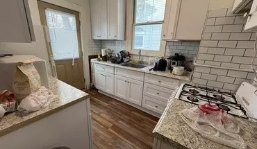 2 of 5 711 E. Ann Apartment for rent in Ann Arbor, MI