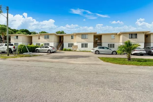 Camino House Apartment for rent in Boca Raton, FL