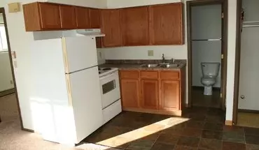 2 of 8 1000 W Ridge St Apt&#39;s Apartment for rent in Marquette, MI