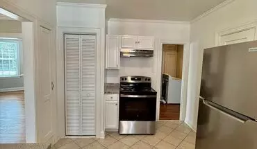 3 of 16 Bright & Spacious 2br Unit W/ Bay Windows! Apartment for rent in Savannah, GA
