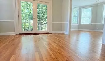 5 of 16 Bright & Spacious 2br Unit W/ Bay Windows! Apartment for rent in Savannah, GA