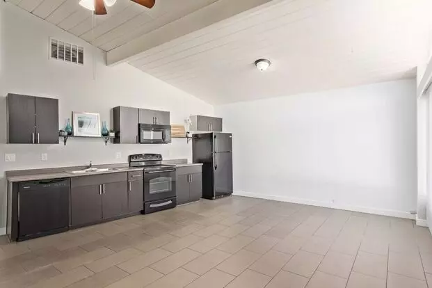 2 Bed | 1 Bath - Vintage Coronado District Unit! Apartment for rent in Phoenix, AZ