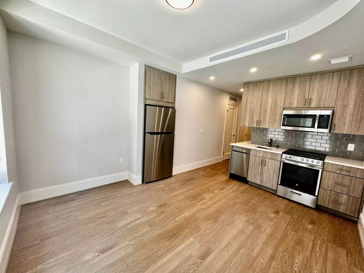 Weavers Row Apartment for rent in Washington, DC