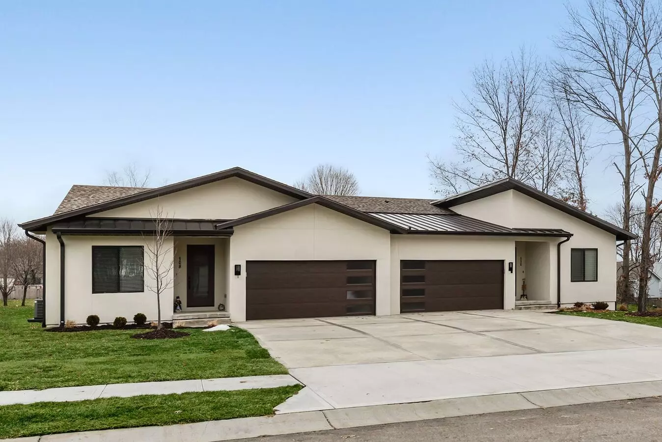 Three Bedroom Twin Villa With Finished Basement House for rent in Raymore, MO