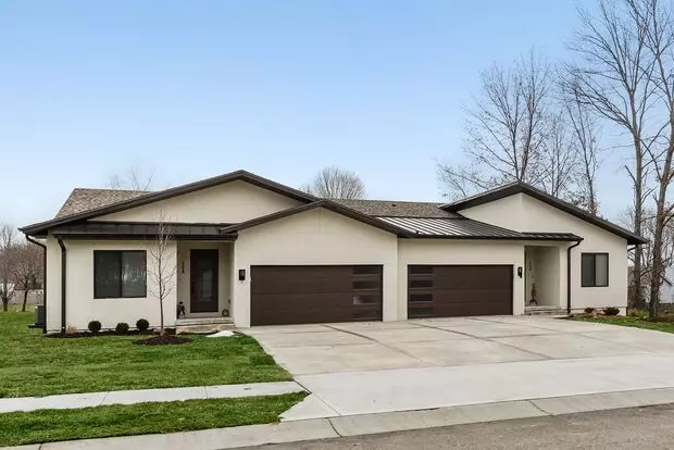 Three Bedroom Twin Villa With Finished Basement Apartment for rent in Raymore, MO