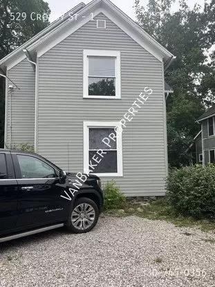 529 Crosby St Apartment for rent in Akron, OH