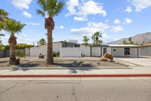 Club 915 Getaway- Pool, Bbq And Pet Friendly Apartment for rent in Palm Springs, CA Club 915 Getaway- Pool, Bbq And Pet Friendly Apartment for rent in Palm Springs, CA