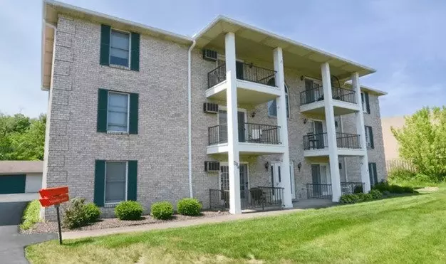 7386 Eisenhower Dr Apartment for rent in Youngstown, OH