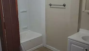 5 of 8 3Bdrm House For Rent House for rent in Lorain, OH
