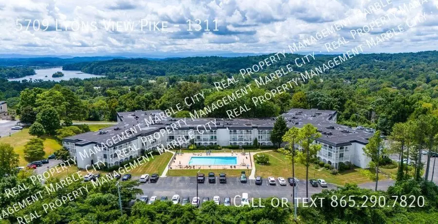 5709 Lyons View Pike House for rent in Knoxville, TN