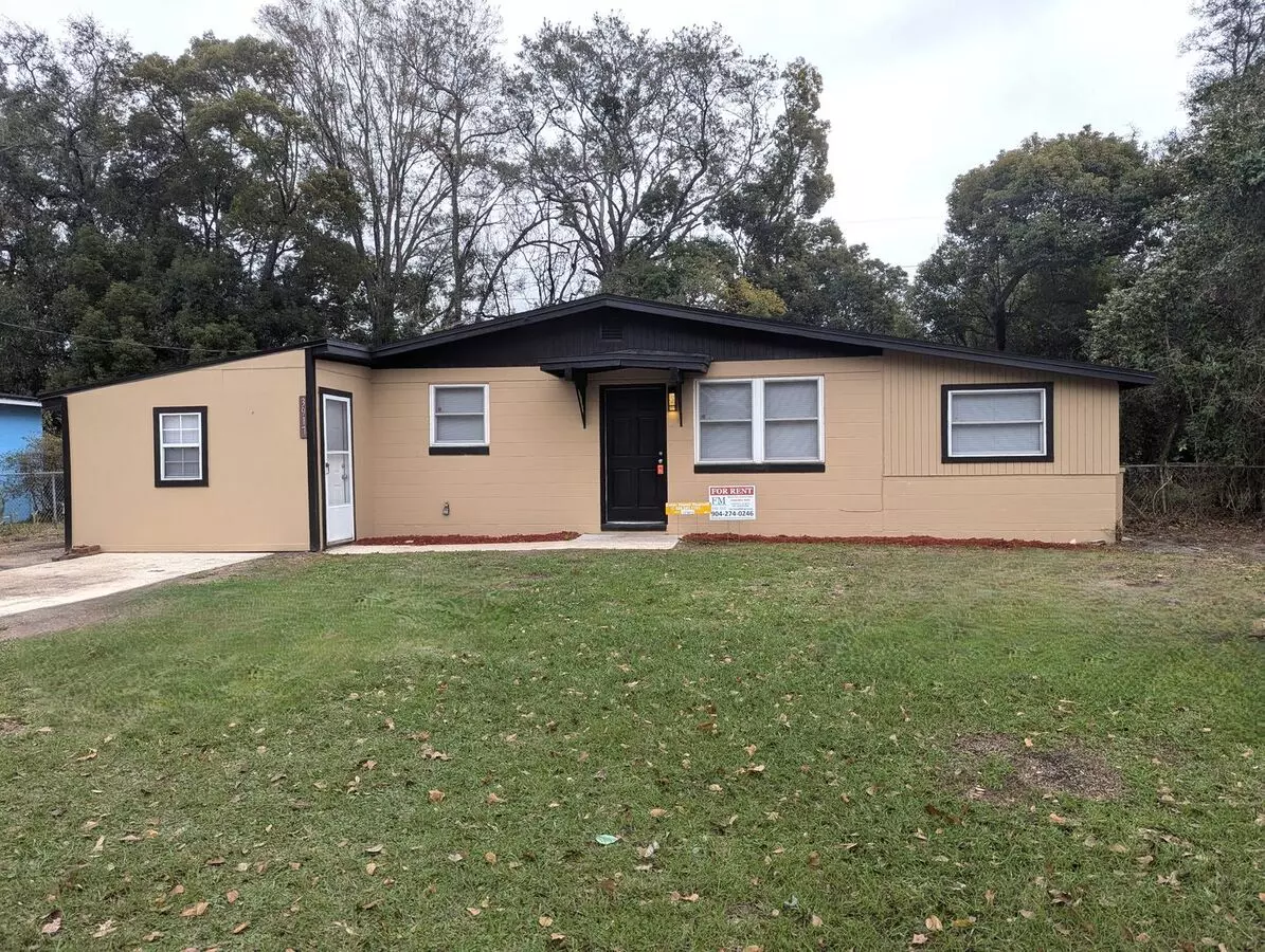 Available Now!!! Need Some Space And Extra Room?? House for rent in Jacksonville, FL