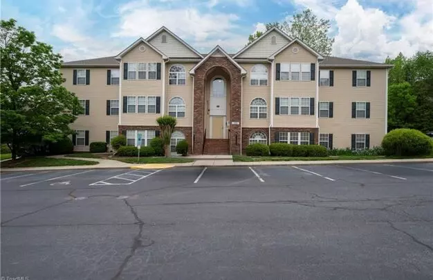 Updated 2-bedroom Condo In Winston-salem Apartment for rent in Winstonsalem, NC