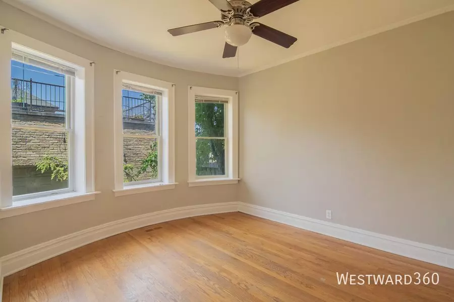5944 N Artesian Ave Apartment for rent in Chicago, IL