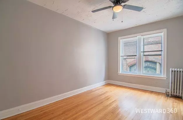 7610 S Saginaw Ave Apartment for rent in Chicago, IL