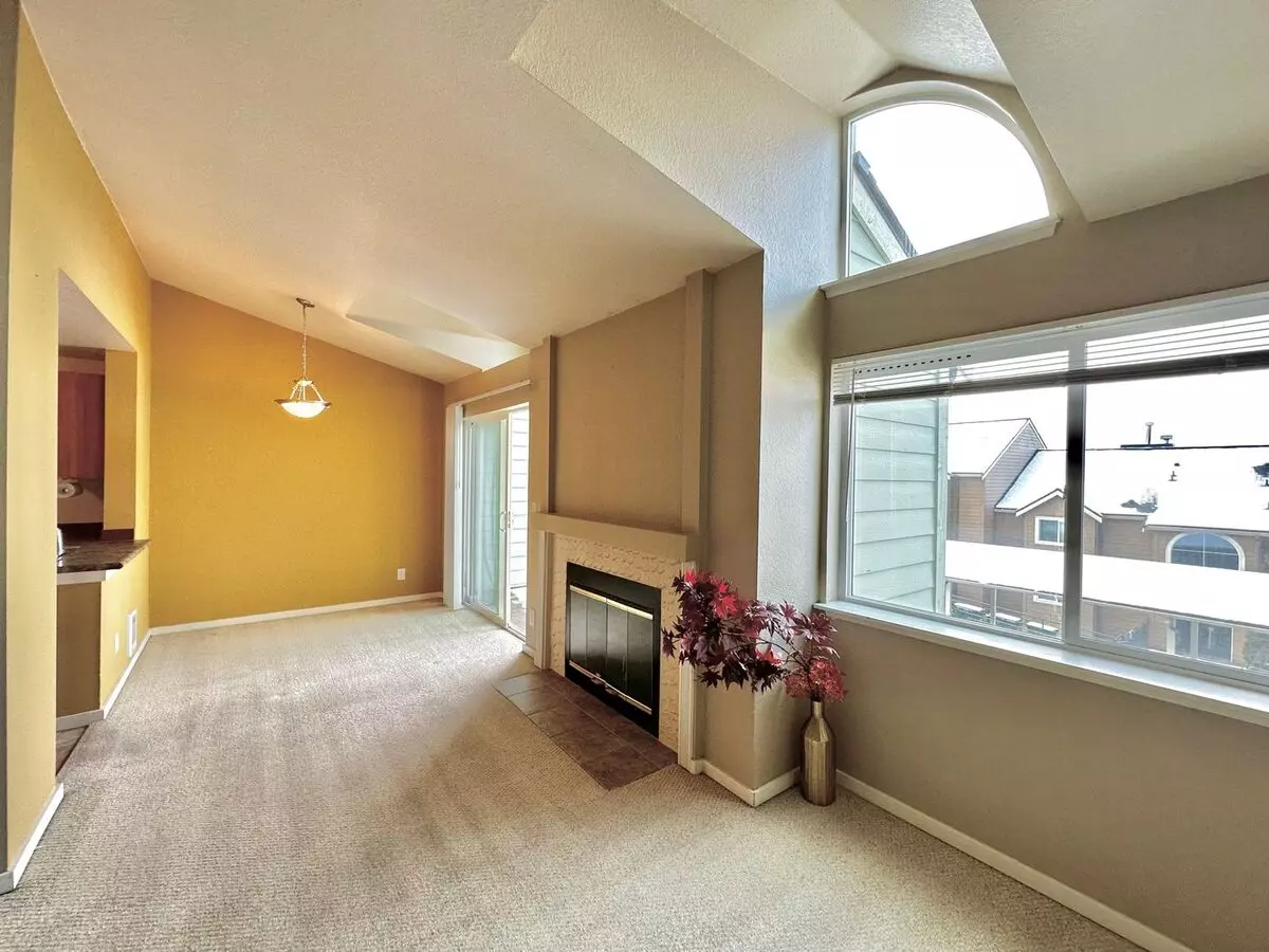 Bellevue Condo: 2br/2ba Condo With Olympic Mountain Views Apartment for rent in Bellevue, WA