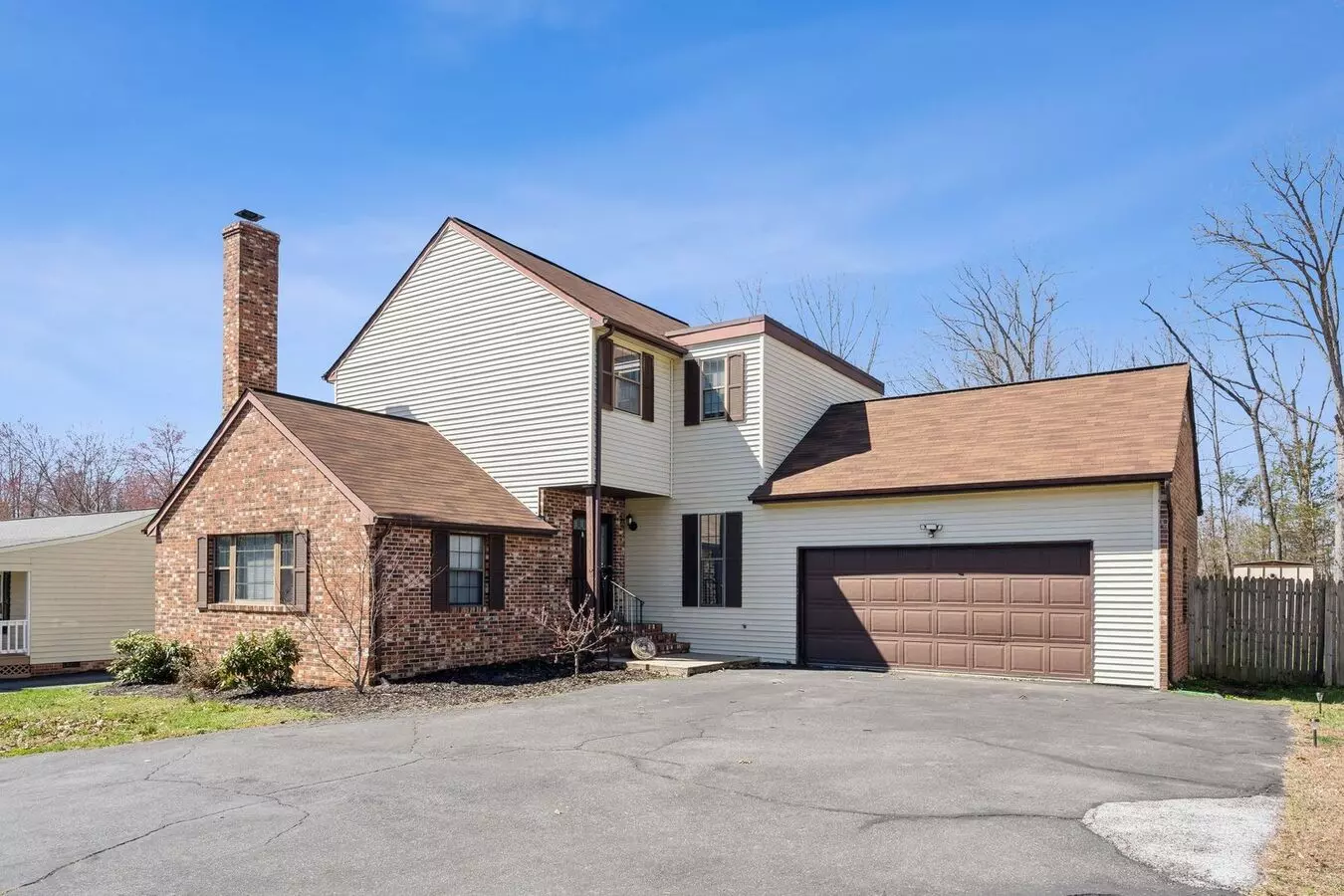Beautifully Renovated End-unit Home On Nearly An Acre! House for rent in Stafford, VA