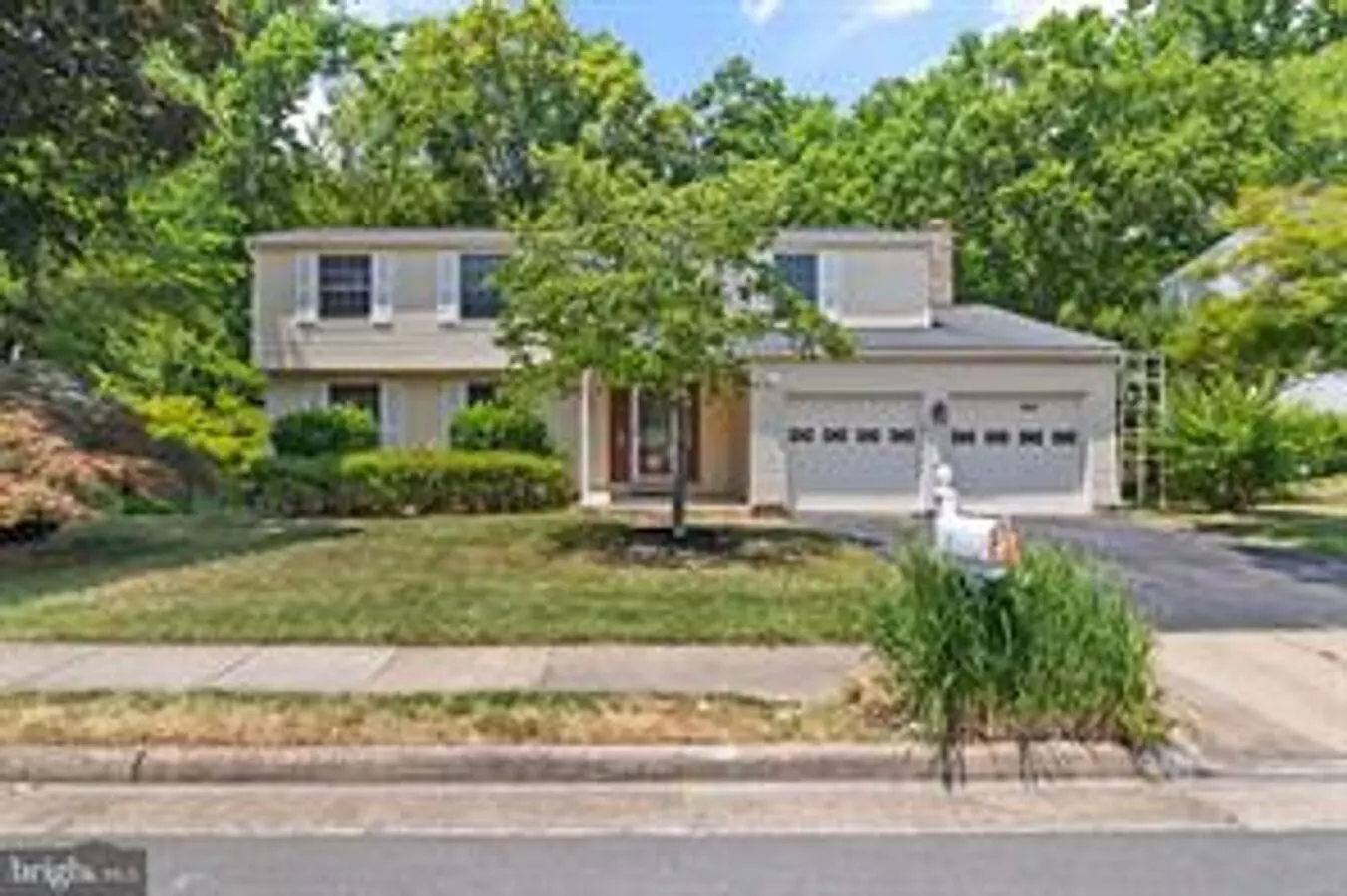 Gorgeous 4-bedroom Colonial In Sought-after Newington Forest! House for rent in Springfield, VA