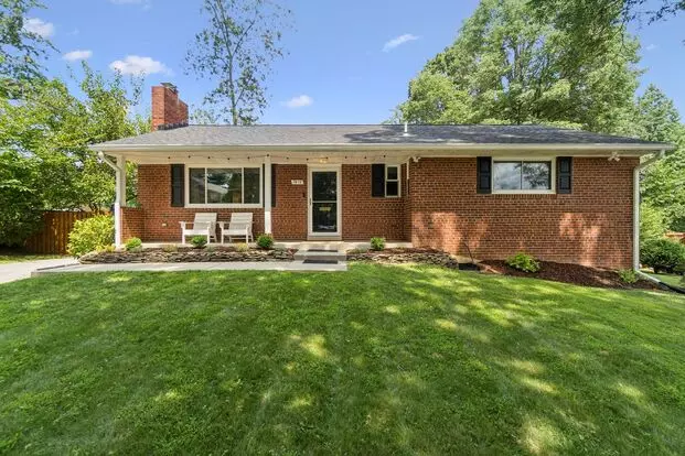 Don’t Miss Your Chance To Enjoy All That North Springfield Has To Offer In This Charming, Move-in Ready Rental. Apartment for rent in Springfield, VA
