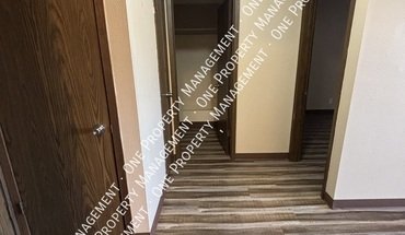 100 Oak St Apartment for rent in Hiawatha, IA