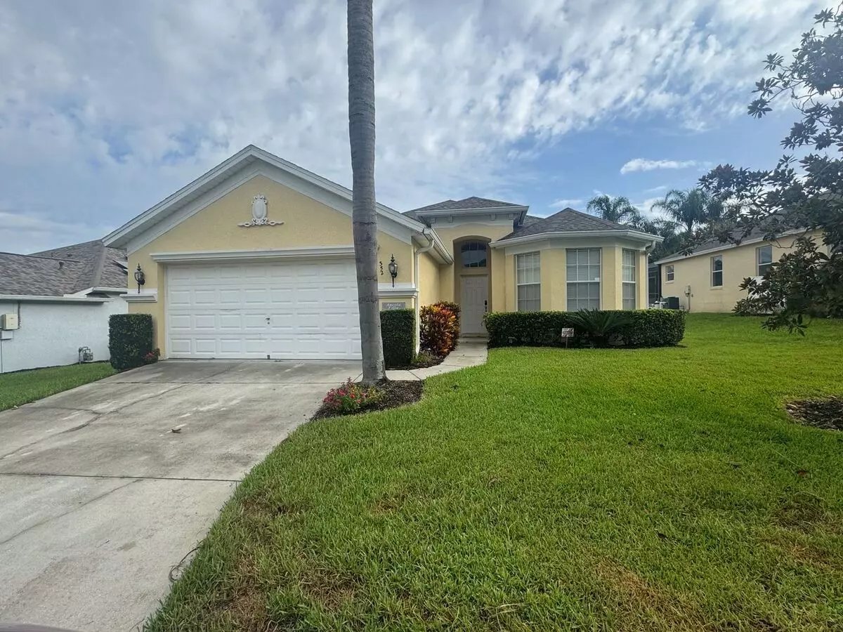 Limited Time Only! Move In On Or Before Monday, August 31, 2025, And Receive 50% Off Your Second Month’s Rent! Don’t Miss Out On This Great Opportunity! House for rent in Davenport, FL