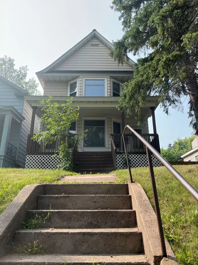 2327 W 11th St Apartment for rent in Duluth, MN