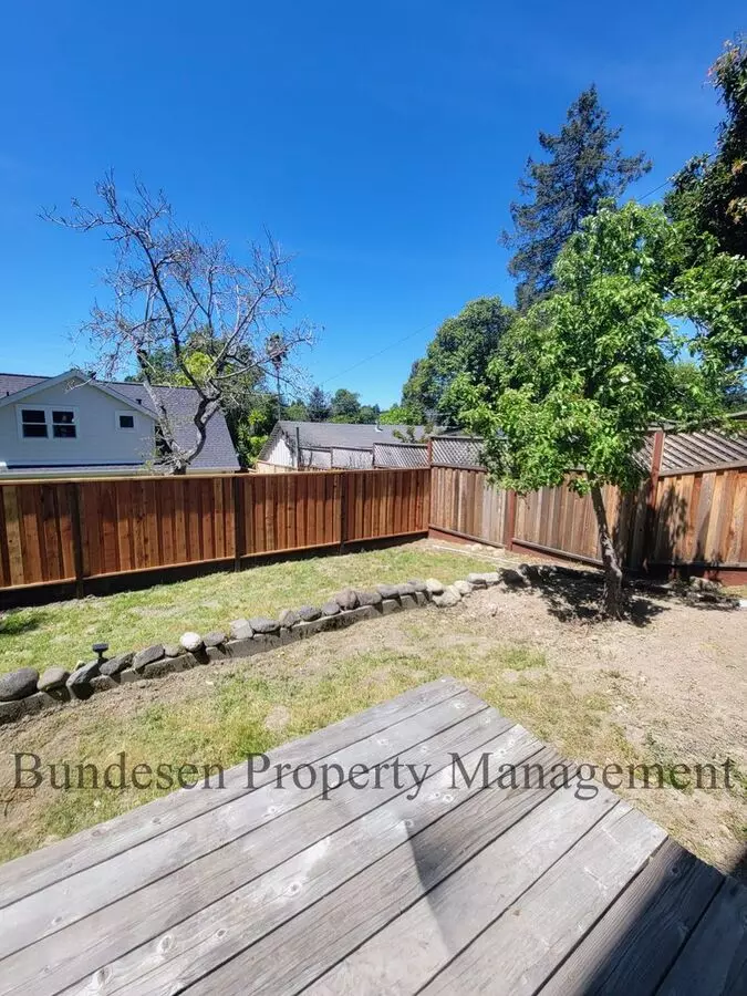 5 Bedrooms Desirable Westside Petaluma ! House for rent in Petaluma, CA