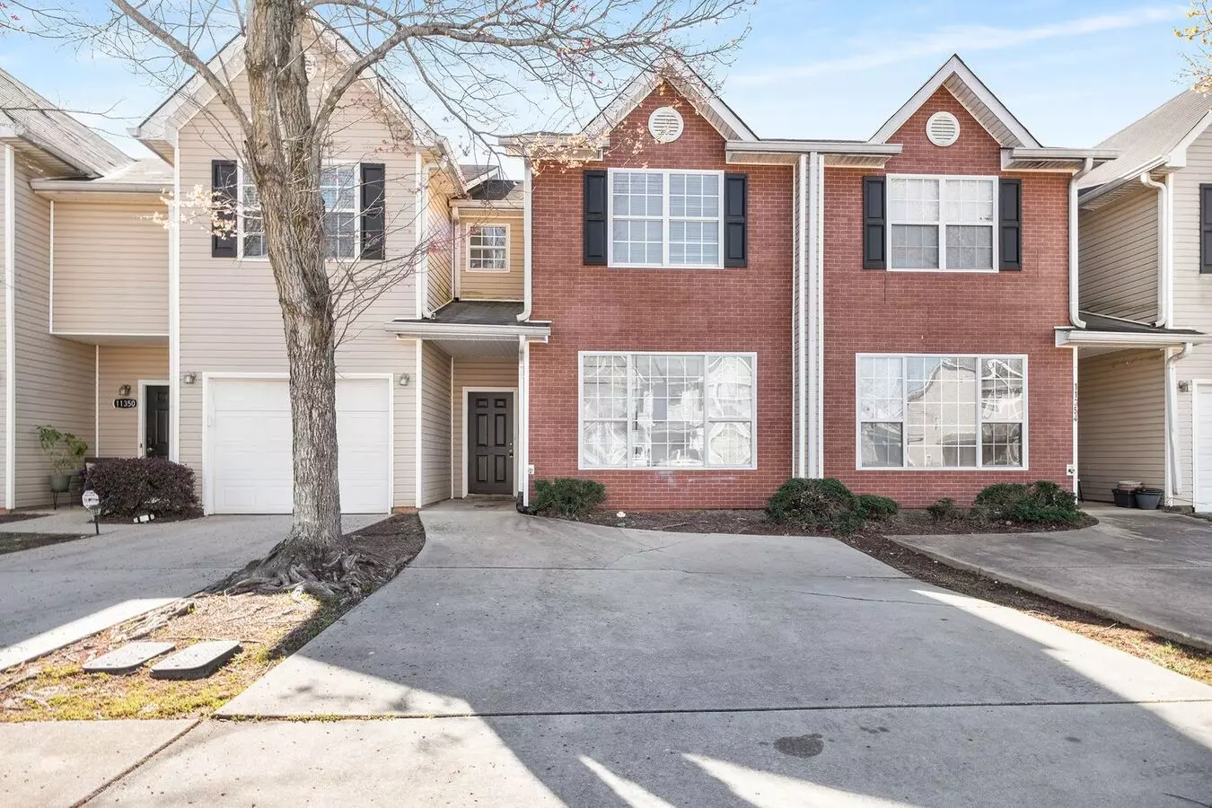 Beautiful Upgraded Townhome! House for rent in Hampton, GA