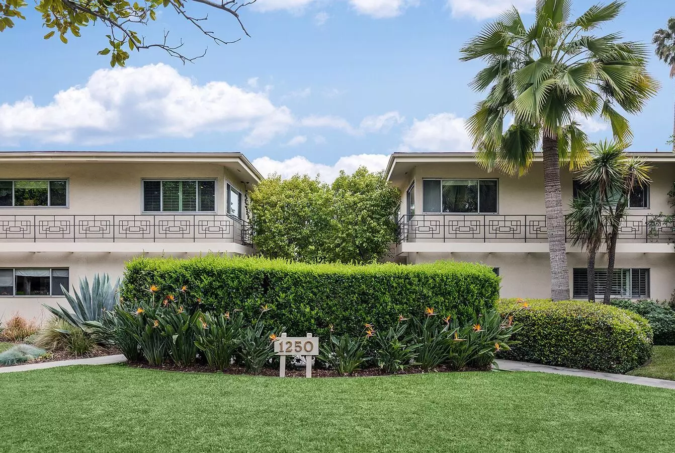 Spacious 2br On Millionaire's Row! Apartment for rent in Pasadena, CA