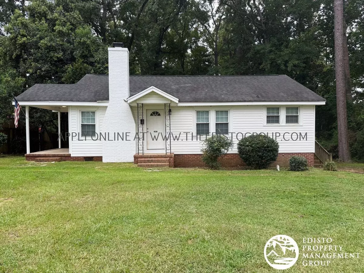 Charming Remodeled Home In The Heart Of Orangeburg – Versatile 3br Gem With Spacious Yard! House for rent in Orangeburg, SC