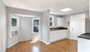 2 of 15 613 Davis St Apartment for rent in Kalamazoo, MI