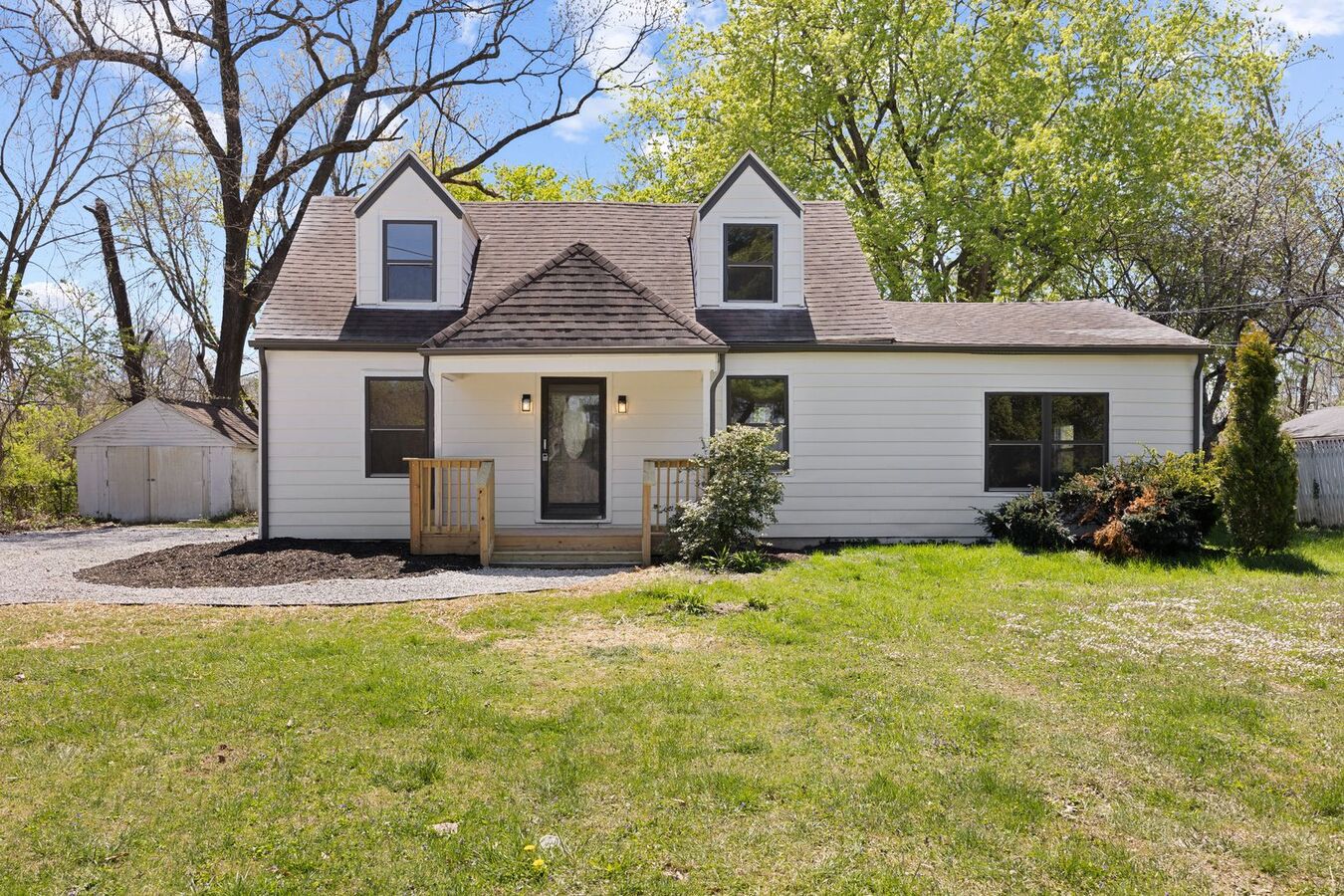 Dream House! Three Bedroom Fully Renovated... Apartments Louisville, KY