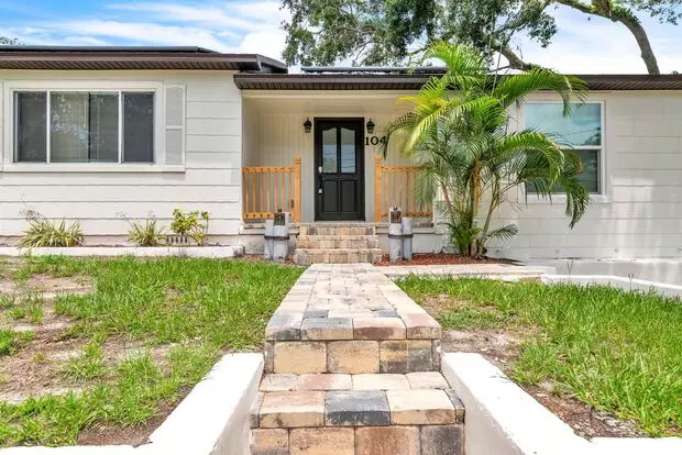 Charming 3bd/2bth Home With Private Backyard In The Heart Of Safety Harbor Apartment for rent in Safety Harbor, FL