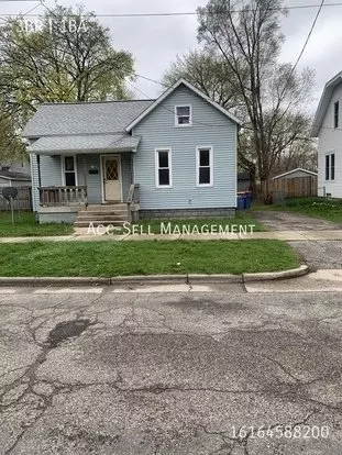1745 Lafayette NE Apartment for rent in Grand Rapids, MI