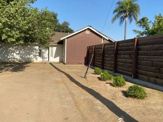 Lovely Country Charm With Swimming Pool Apartment for rent in Reedley, CA