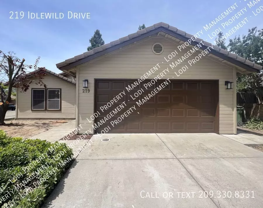 219 Idlewild Dr House for rent in Lodi, CA