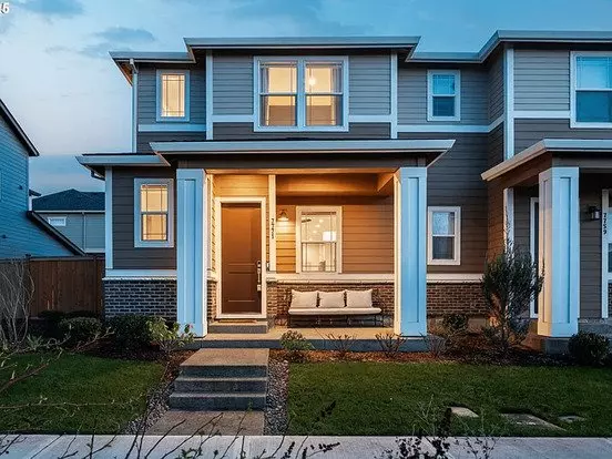Luxury Living In Reed’s Crossing – Designer Townhome For Rent Apartment for rent in Hillsboro, OR