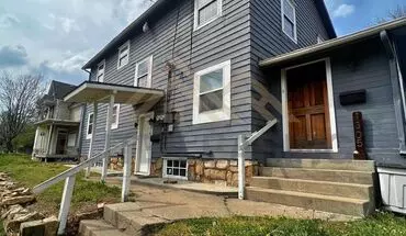 2 of 8 1305 SW Clay St Apartment for rent in Topeka, KS