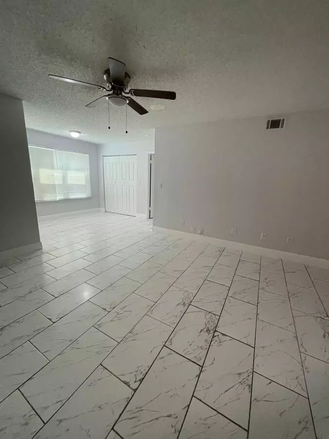 4572 Commander Apartment for rent in Orlando, FL