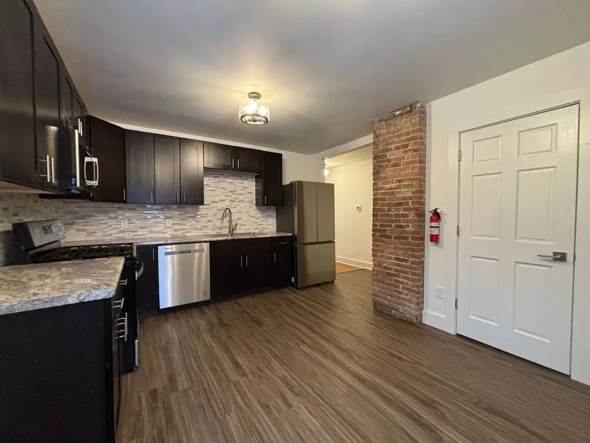 808 W. Kalamazoo  - 808 W. Kalamazoo  Unit 1 Apartment for rent in Kalamazoo, MI