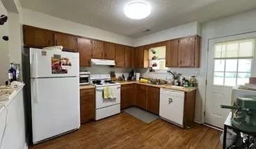 5 of 7 1700 Wine Press Ct House for rent in Midway Parck, NC