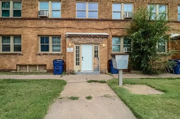 306 E Pine St Apartment for rent in Wichita, KS