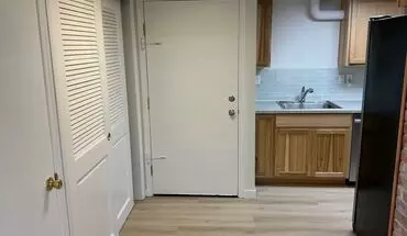 4 of 13 Groovy In Gateway House for rent in Portland, OR
