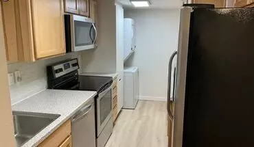 5 of 13 Groovy In Gateway House for rent in Portland, OR