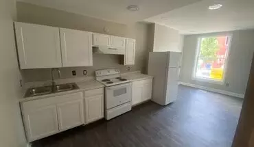 3 of 10 2003 Hollins St Apartment for rent in Baltimore, MD