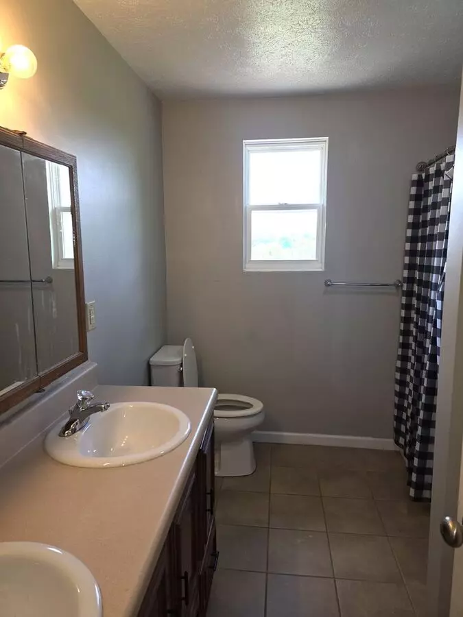 Skyline Apartment for rent in Harriman, TN