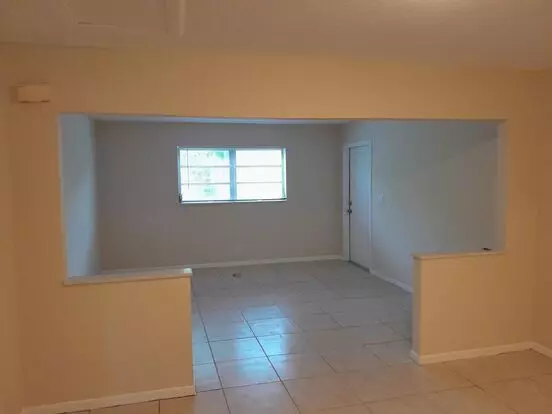 412 Conniston Apartment for rent in West Palm Beach, FL