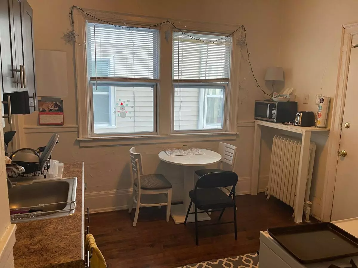 Maryland Lower Near Uwm Apartment for rent in Milwaukee, WI